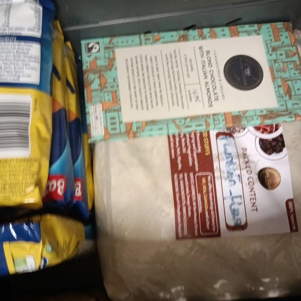 APPROXIMATELY 10 ASSORTED FOOD AND DRINK ITEMS TO INCLUDE SUPER NOODLES, RAW HONEY, ETC