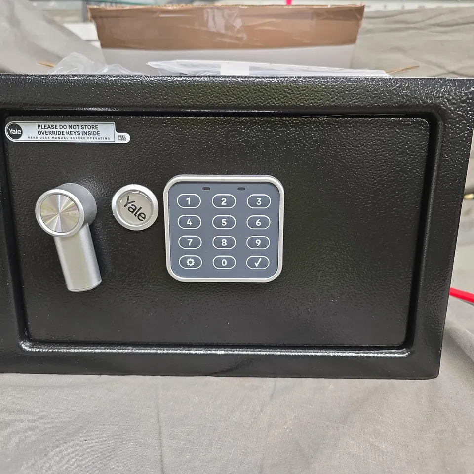 YALE ELECTRONIC SAFE SMALL WITH KEYPAD LOCK – BOXED