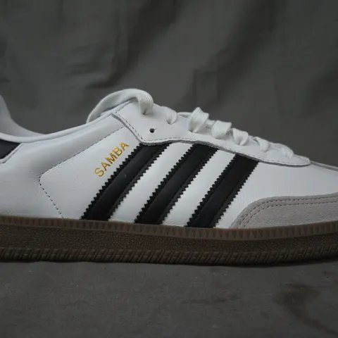 BOXED PAIR OF ADIDAS SAMBA OG SHOES IN WHITE/BLACK UK SIZE 10