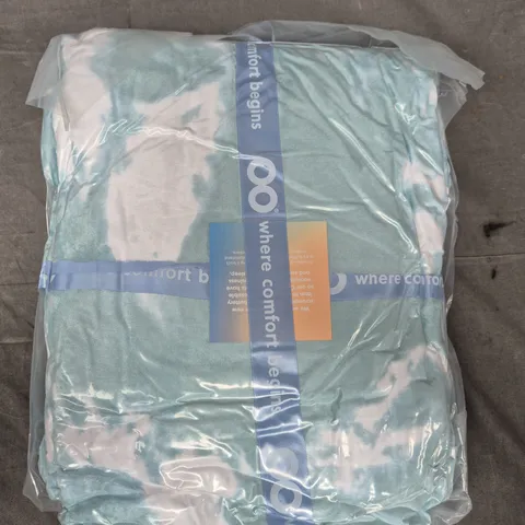 SEALED OODIE ADULT OVERSIZED HOODED BLANKET - GREEN TIE-DYE
