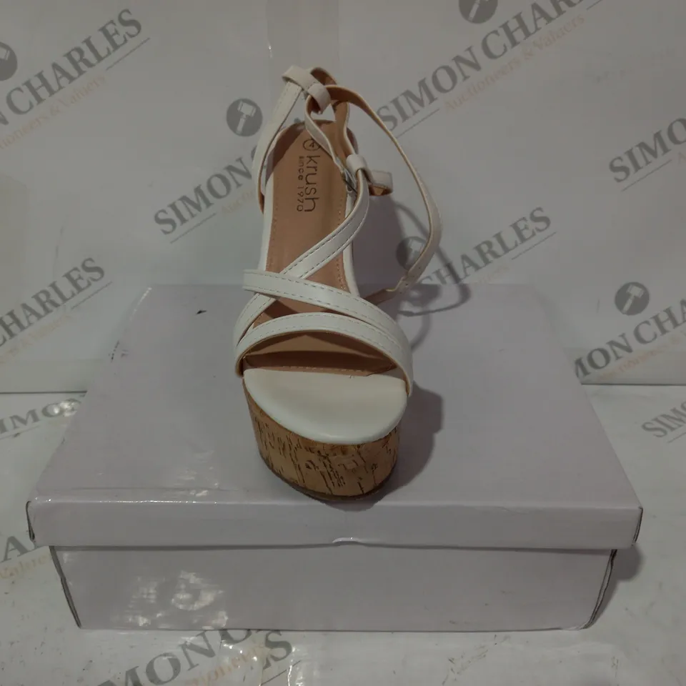 BOXED PAIR OF KRUSH OPEN TOE STRAPPY WEDGE HEEL SANDALS IN WHITE SIZE 4