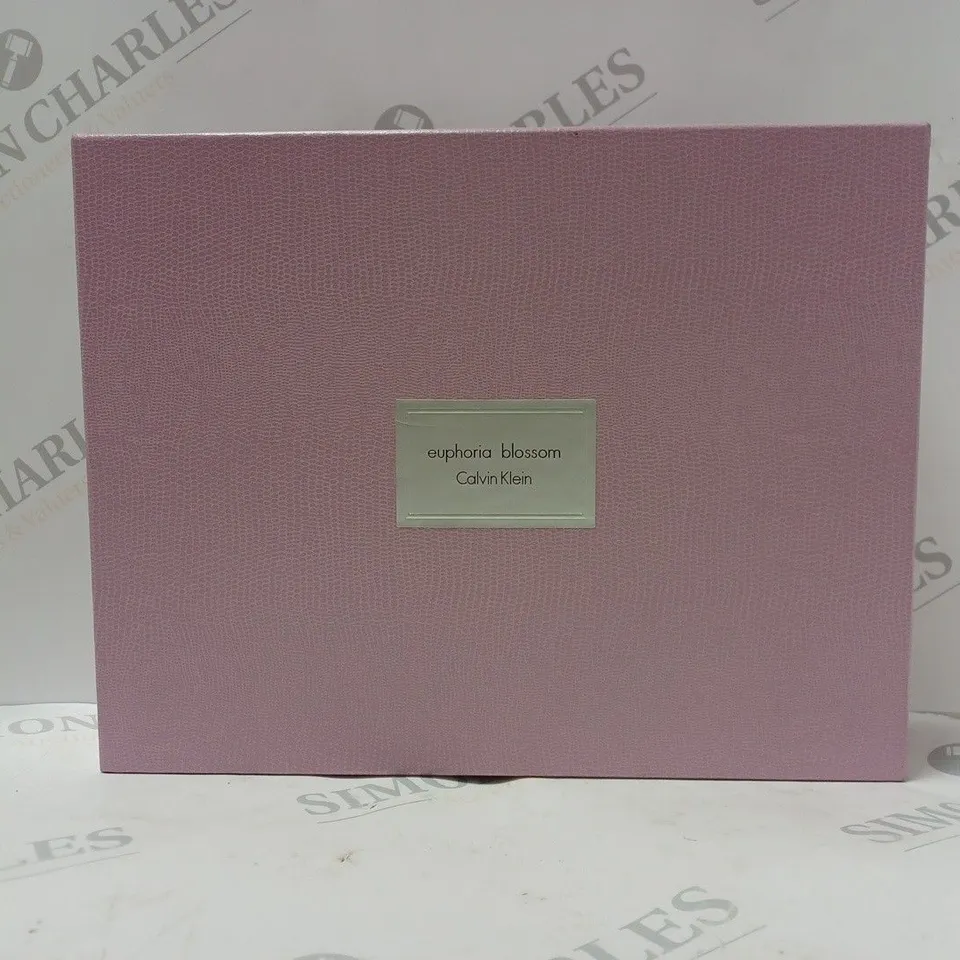 BOXED CALVIN KLEIN EUPHORIA BLOSSOM EAU DE TOILETTE SPRAY 50ML AND BODY WASH 100ML