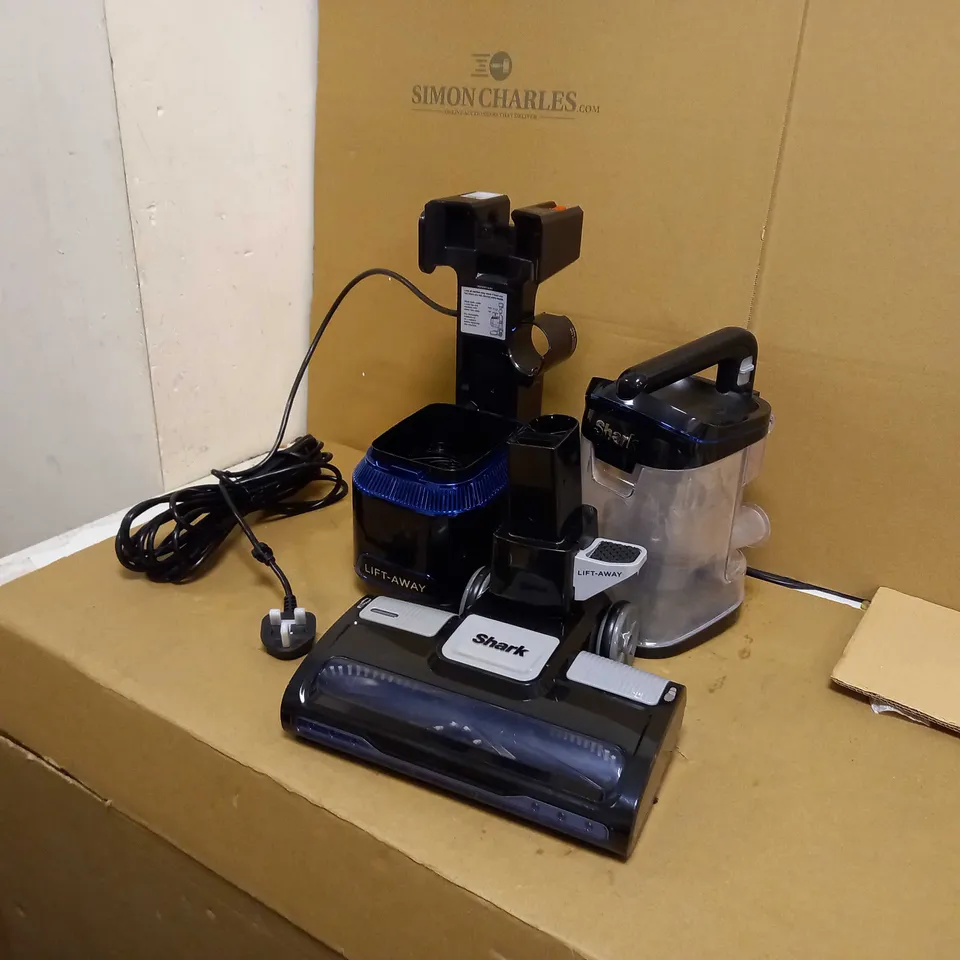 SHARK NV602UK LIFT-AWAY UPRIGHT VACUUM CLEANER 