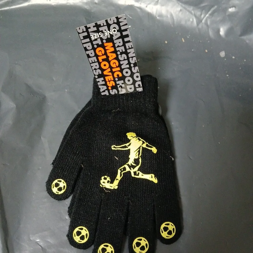 BOX OF APPROXIMATELY 30 PAIRS OF KIDS MAGIC GLOVES