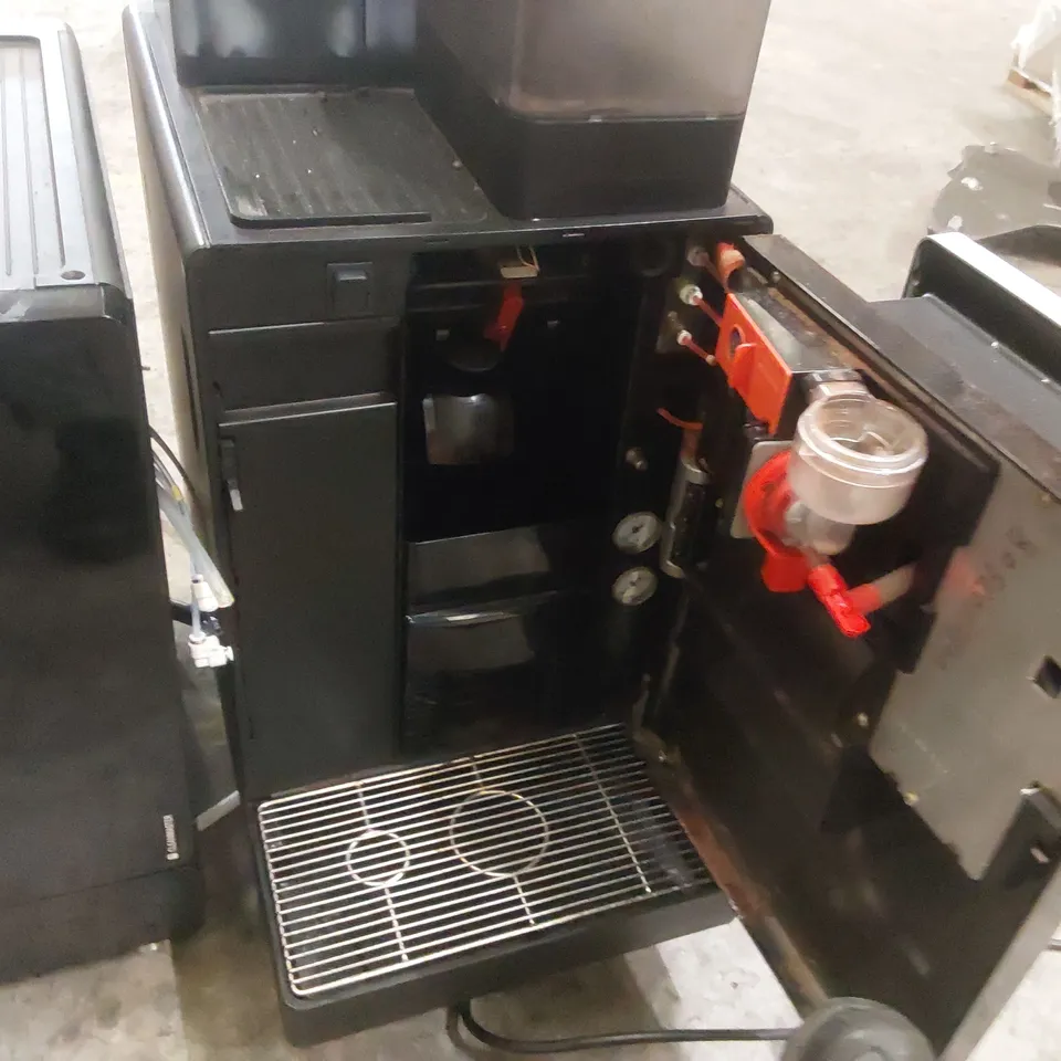 FRANKE A600 COMMERCIAL COFFEE MACHINE WITH MILK CHILLER