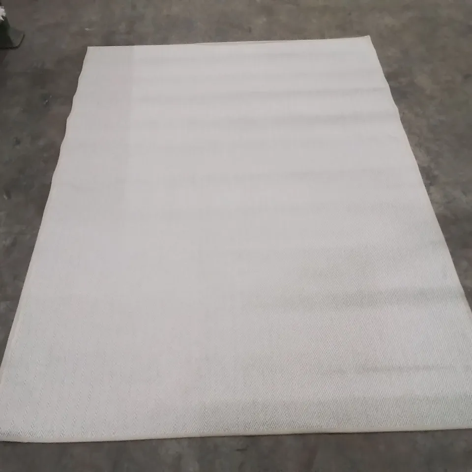 QUALITY DESIGNER AREA RUG - APPROXIMATELY 170X120CM