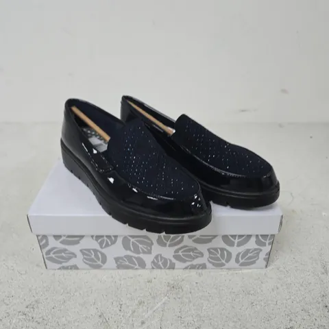 SHOE TREE COMFORT BARBARA NAVY PATENT SLIP-ON SHOES – UK 3