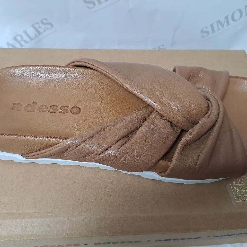 BOXED ADESSO SANDLES IN BROWN SIZE 6