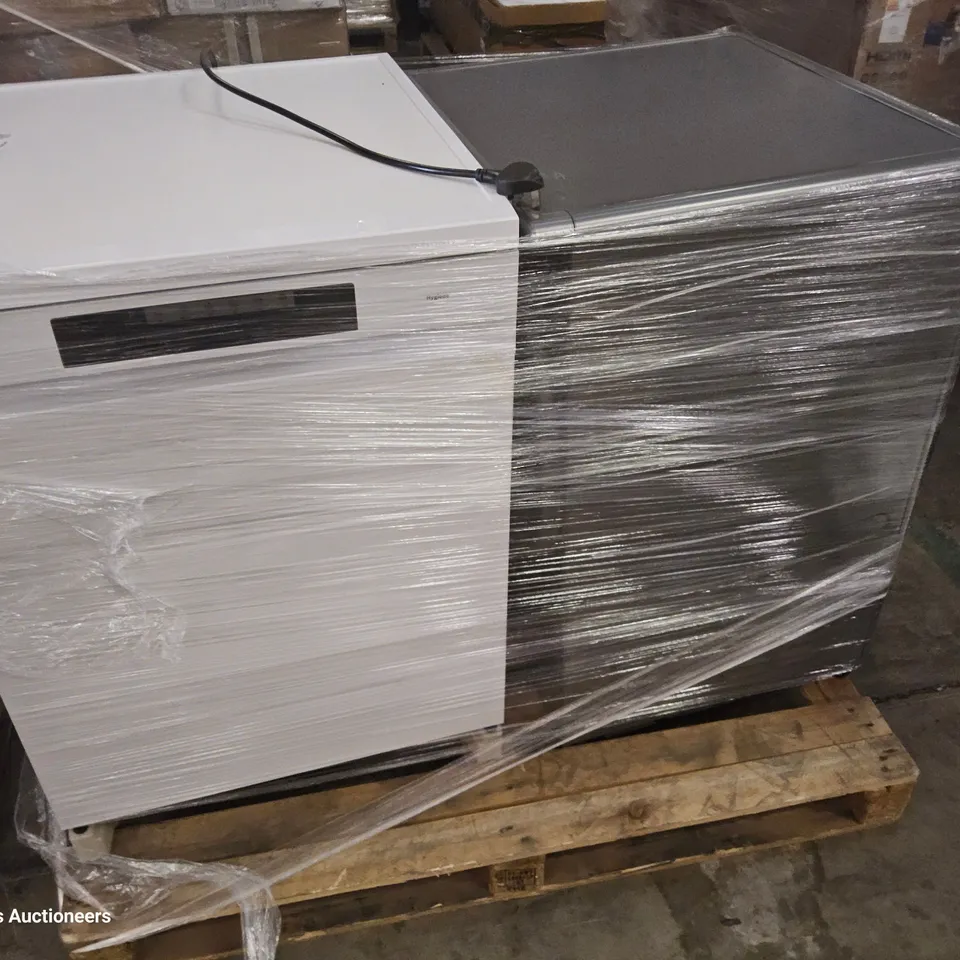 HISENSE 16 PLACE SETTINGS FREESTANDING DISHWASHER AND HOOVER H-DRY 300 CONDENSER TUMBLE DRYER GRAPHITE