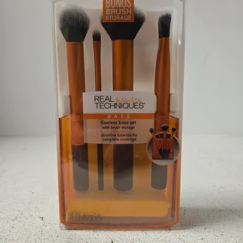 REAL TECHNIQUES BY SAM & NIC FLAWLESS BASE BRUSH SET
