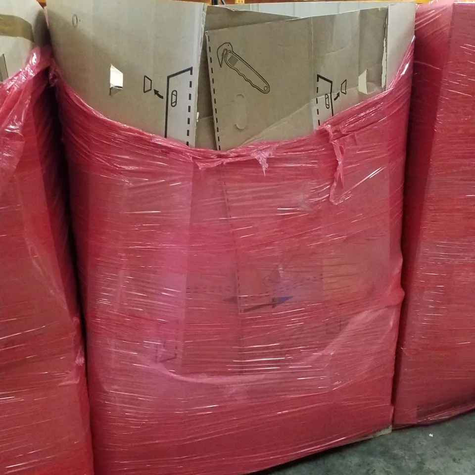 PALLET CONTAINING ASSORTED PRODUCTS INCLUDING TOILET SEAT, HEATED THROW, PORTABLE CAMPING CHAIR, JIGSAW BOARD, SHERPA BLANKET & PET BED