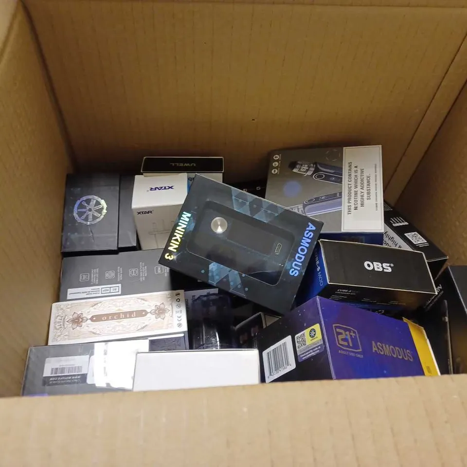 LOT OF APPROXIMATELY 25 ASSORTED E-CIGARETTES AND LIQUIDS TO INCLUDE ASMODUS MINIKIN 3, OBS CUBE FP KIT, CALIBURN A2 POD SYSTEM, ETC