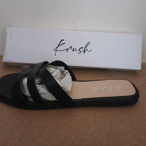 KRUSH WILDE FIT CROSS STRAP SLIDERS β BLACK, UK 6