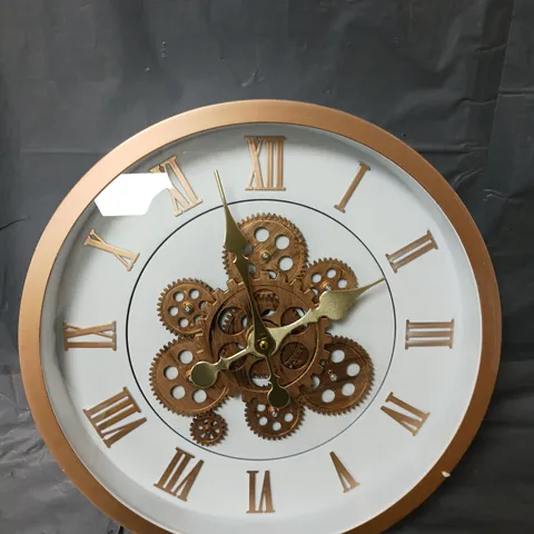 LARGE VINTAGE TURNING GEARS WALL CLOCK WITH LARGE ROMAN NUMERALS, DISTINCTIVE RETRO DESIGN (SIZE 45 CM)