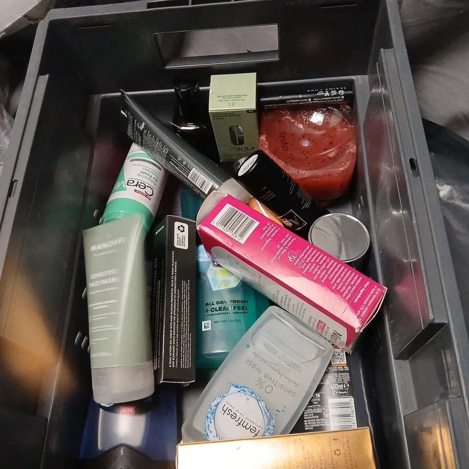 APPROXIMATELY 20 ASSORTED COSMETICS INCLUDING TOOTHPASTE, ANTI FATIGUE EYE GEL, SHOWER GEL, NO 7 BOOSTER SERUM, SPF 50 LOTION ETC