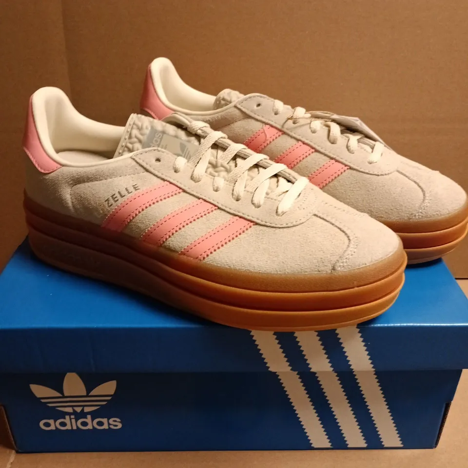 BOXED PAIR OF ADIDAS GAZELLE BOLD J SNEAKERS – BEIGE SUEDE WITH PINK STRIPES, UK 6