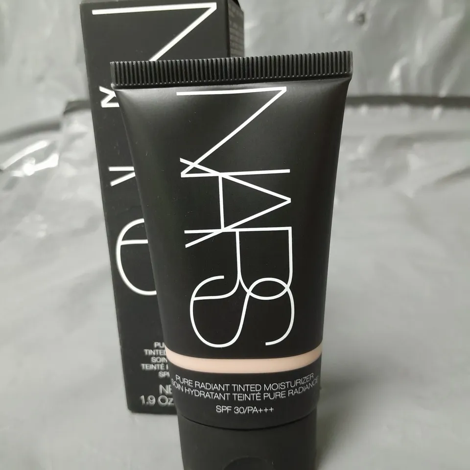 NARS PURE RADIANT TINTED MOISTURIZER SHADE MEDIUM 50ML