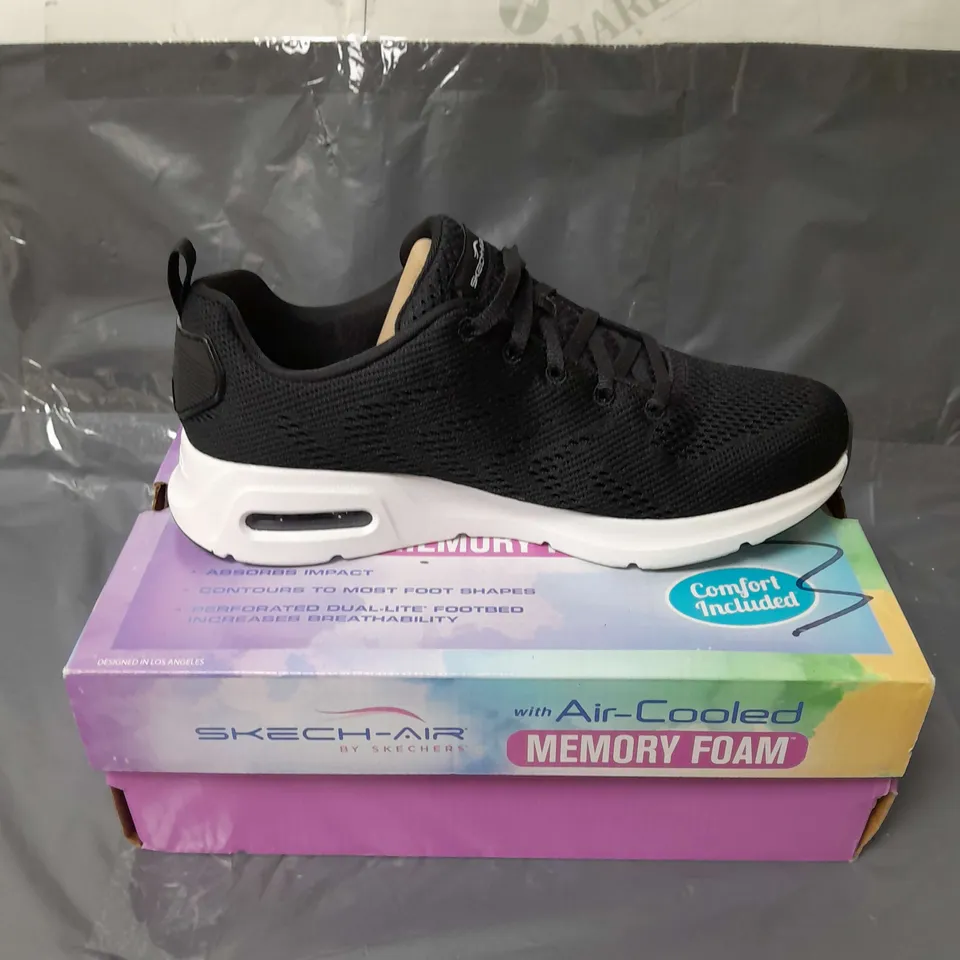 SKECHERS SKECH-AIR TRAINERS BLACK SIZE 5