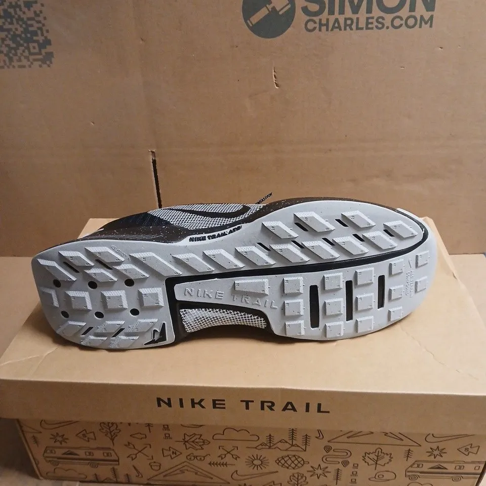NIKE TRAIL RUNNING SHOES – BLACK BOXED SIZE 11