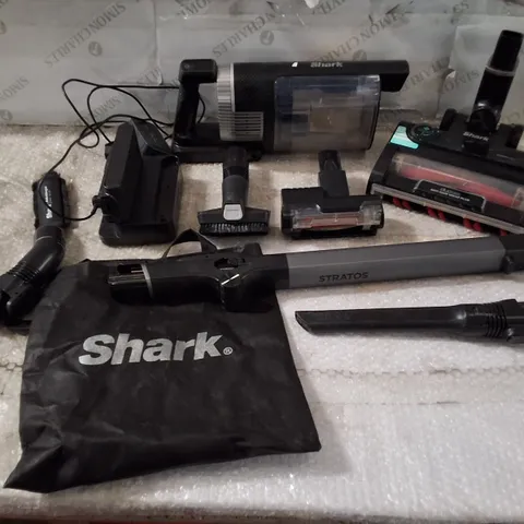 BOXED SHARK IZ420UKT STRATOS ANTI HAIR WRAP PLUS PET PRO CORDLESS VACUUM [DOUBLE BATTERY]