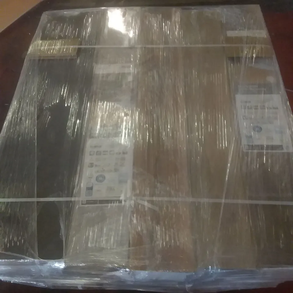 PALLET OF ASSORTED EGGER LAMINATE WOODEN FLOORING PIECES