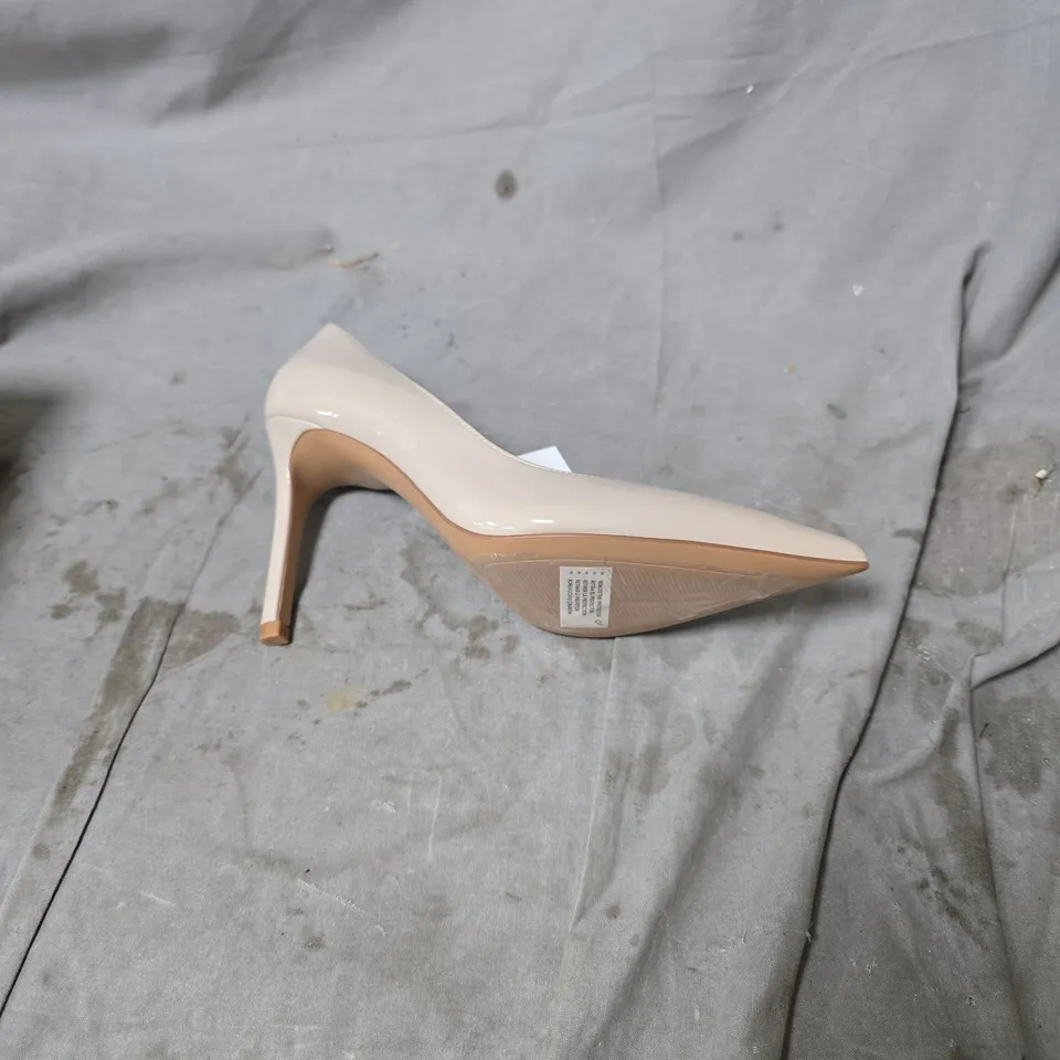 MNG NUDE PATENT LEATHER POINTED-TOE PUMPS – BEIGE SIZE UK 2