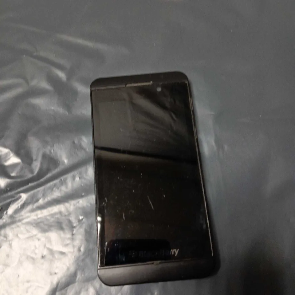 BLACKBERRY SMARTPHONE – BLACK, TEXTURED BACK 