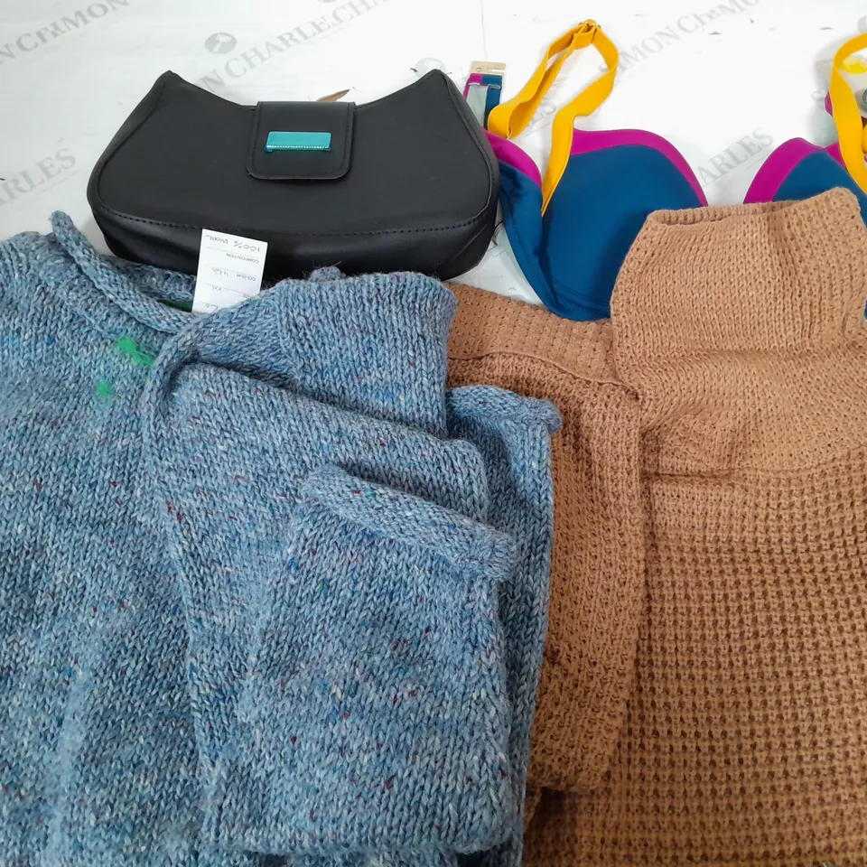 BOX OF APPROXIMATELY 25 ASSORTED CLOTHING ITEMS TO INCUDE - JUMPER  , JEANS  ,BRAS , BAG   ETC