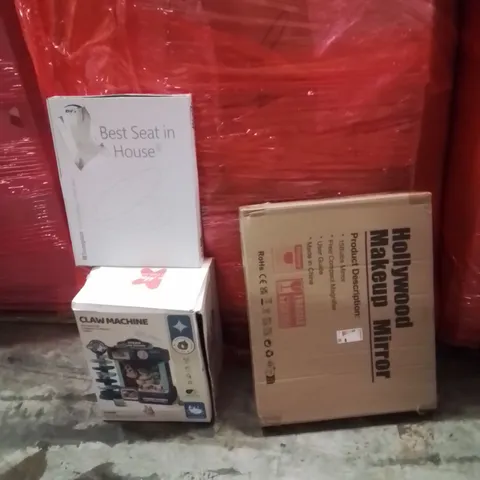 PALLET OF ASSORTED HOUSEHOLD GOODS AND PRODUCTS TO INCLUDE;MAKEUP MIRROR,CLAW MACHINE,TOILET SEAT 