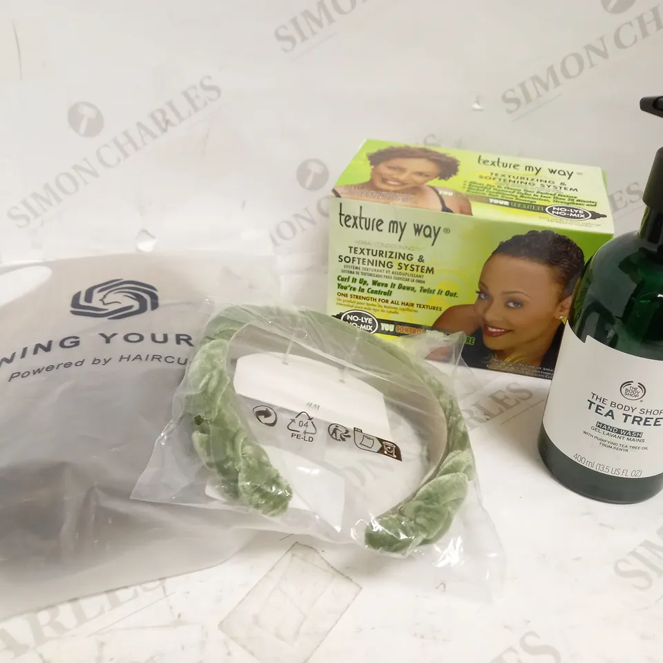 LOT OF APPROXIMATELY 15 ASSORTED HEALTH & BEAUTY ITEMS, TO INCLUDE TEXTURING SYSTEM, THE BODY SHOP, WIGS, ETC