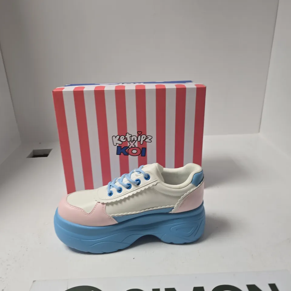 BOXED KETNIPZ KOI WOMEN'S PLATFORM SNEAKERS – BLUE/WHITE/PINK, US 8