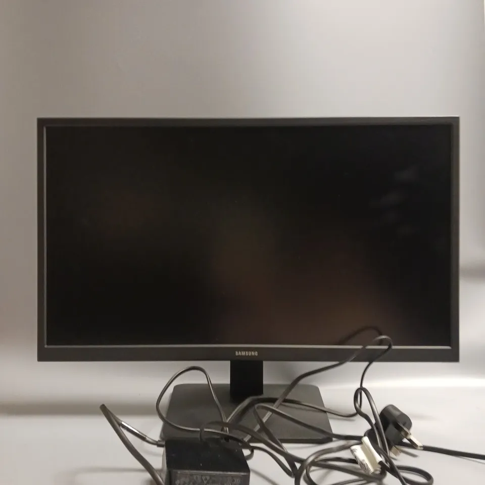 BOXED SAMSUNG COMPUTER MONITOR IN BLACK