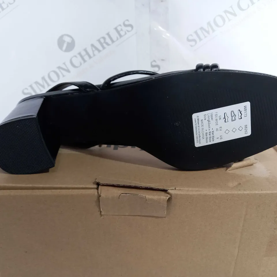 BOXED SIMPLY BE WB173 PLATFORM BLACK - UK 7 