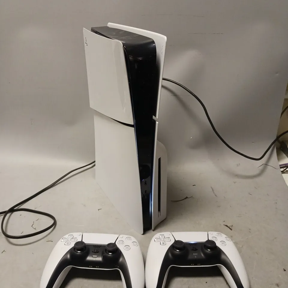 PLAYSTATION 5 DISC CONSOLE & ADDITIONAL DUALSENSE CONTROLLER