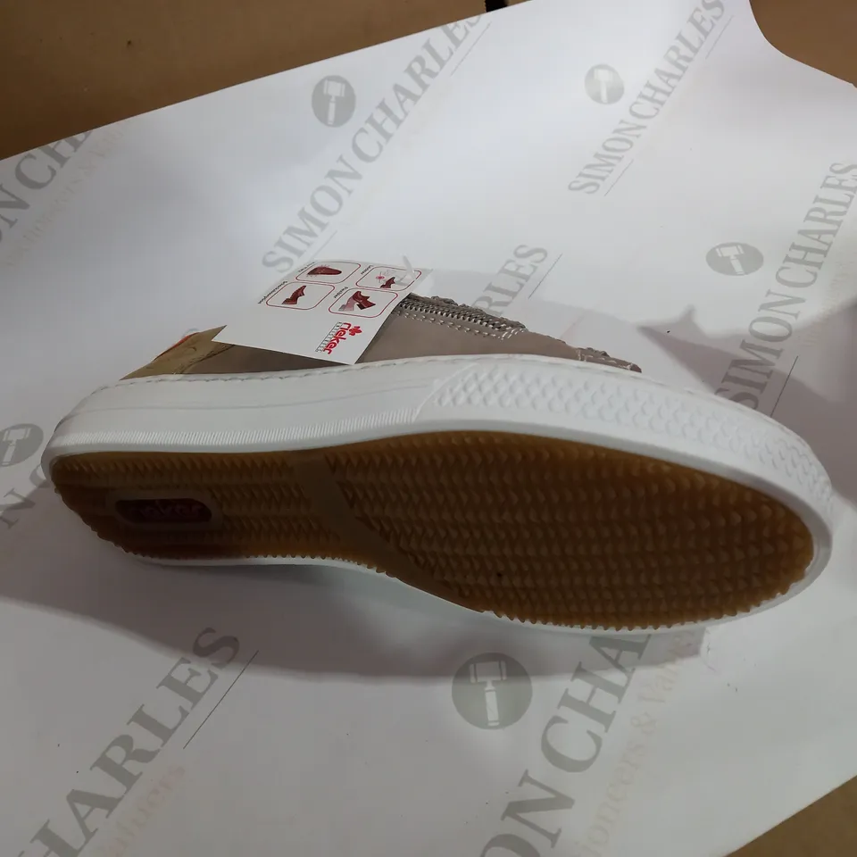 RIEKER BEIGE TRAINERS SIZE 4