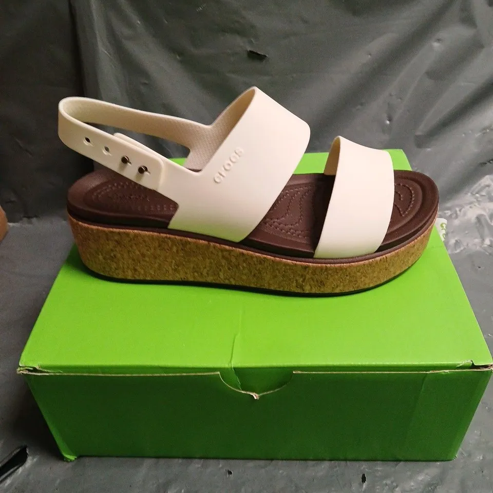 BOXED PAIR OF CROCS BROOKLY CORK LOW WEDGE SANDALS - 5