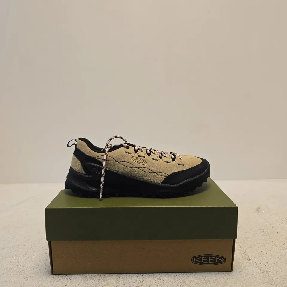 KEEN SAFARI/GIGGLE PINK WOMEN'S SHOES – UK 6 (US 8.5)