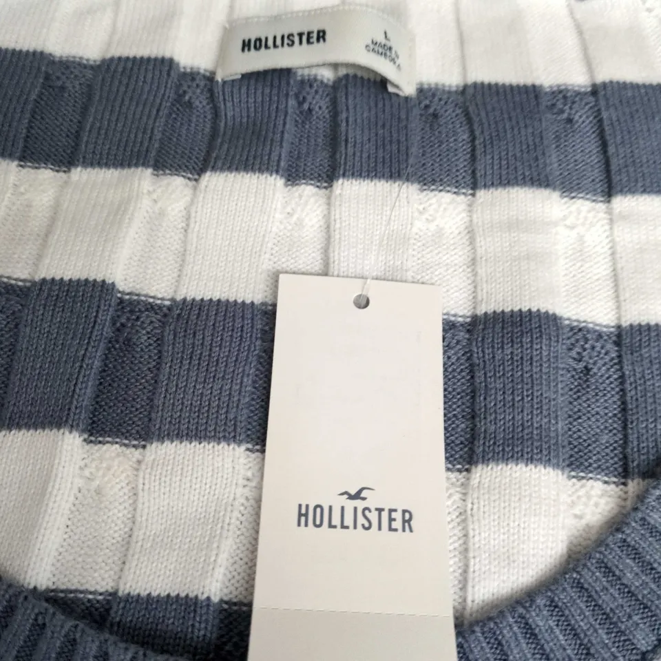 HOLLISTER STRIPED KNIT TOP – BLUE & WHITE, SIZE L