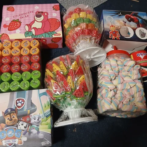 ASSORTED CHILDREN'S TOYS & PARTY FAVOURS AND PERISHABLES– MIXED CHARACTER BOXES 