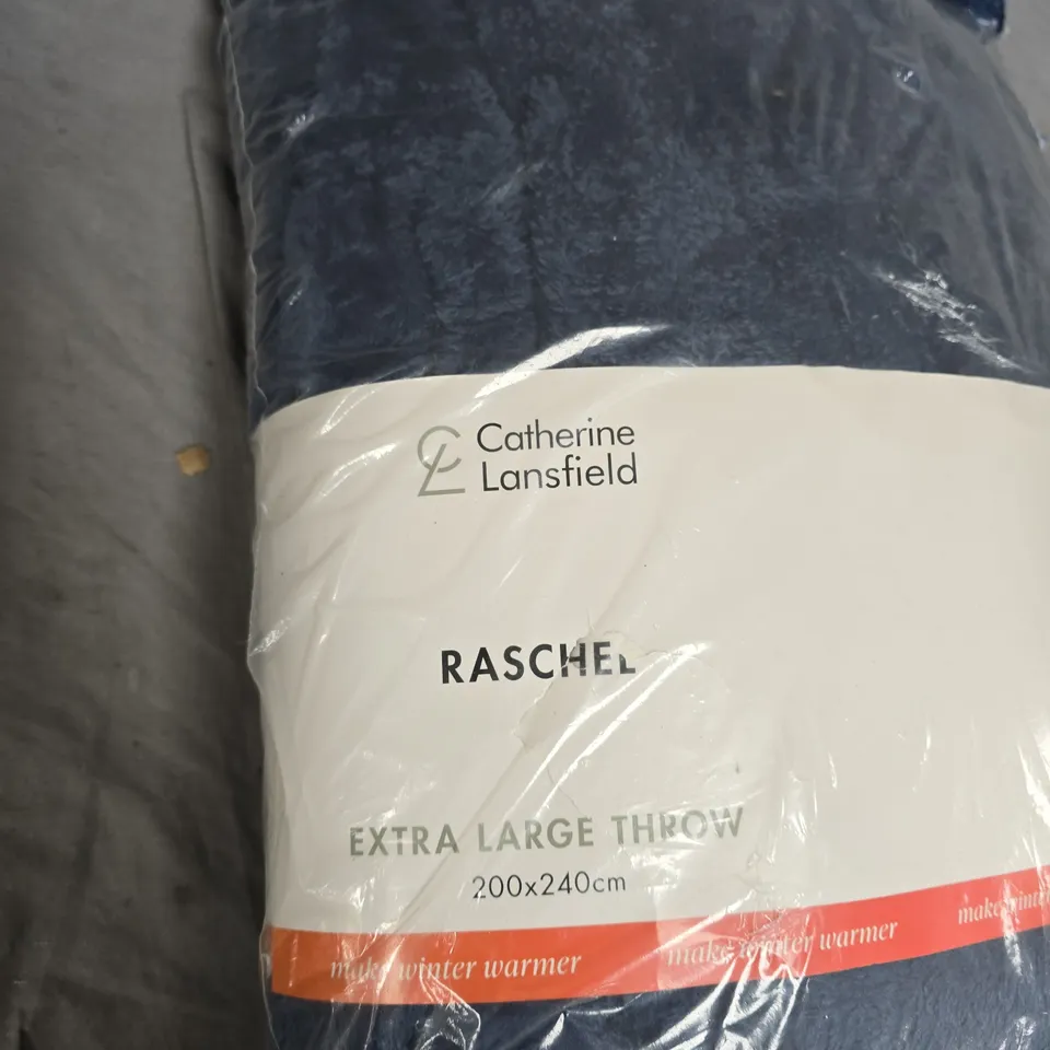 CATHERINE LANSFIELD RASCHEL EXTRA LARGE THROW – NAVY BLUE 200X240CM