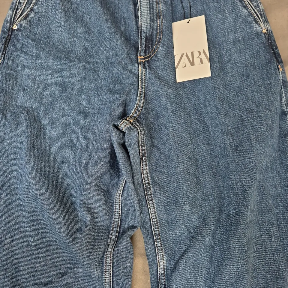 ZARA JEANS IN BLUE SIZE UK 8