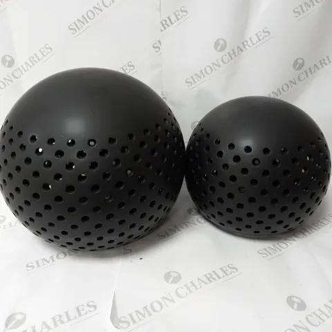 BOXED K BY KELLY HOPPEN SET OF 2 INDOOR OUTDOOR ORBS 25CM AND 30CM IN BLACK 