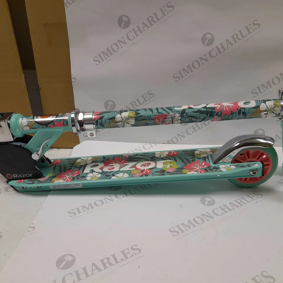 RAZOR SE SHARK CAMO SCOOTER  RRP £69.99