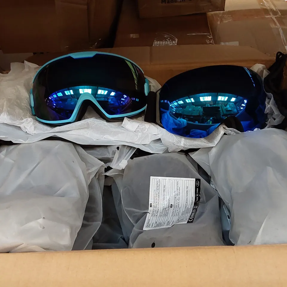 BOX OF 17X BRAND NEW KUYO SKI/SNOWBOARDING GOGGLES - ASSORTED SIZES AND COLOURS (1 BOX)