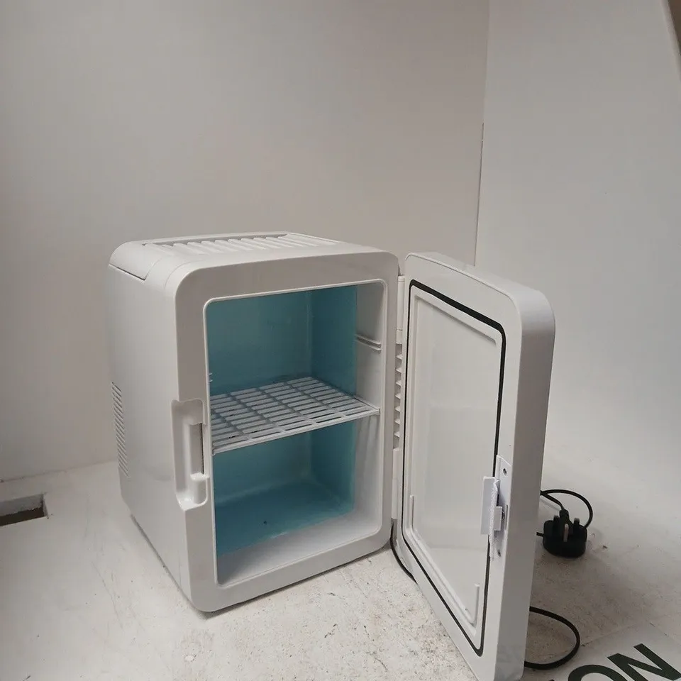 MINI MIRRORED FRIDGE MZA-10 – PORTABLE WHITE 12V DC / 220–240V AC, BLUE INTERIOR