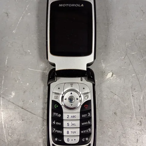 MOTOROLA V360 FLIP MOBILE PHONE 