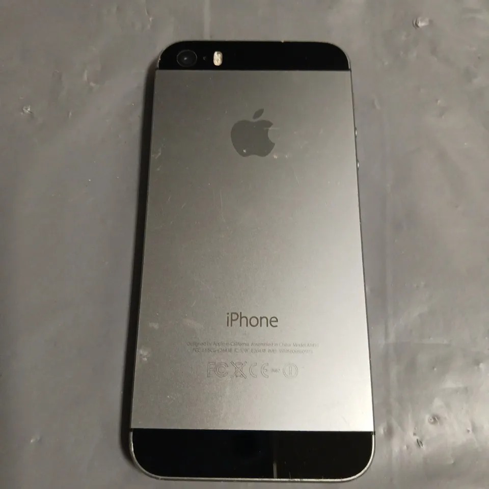 APPLE IPHONE 5S A1457 SMARTPHONE IN SILVER