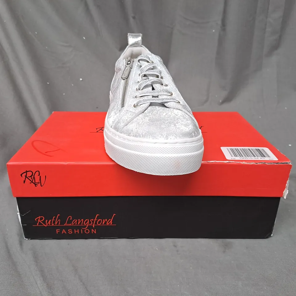 BOXED PAIR OF RUTH LANGSFORD ZIP DETAIL TRAINERS IN SILVER SIZE 8