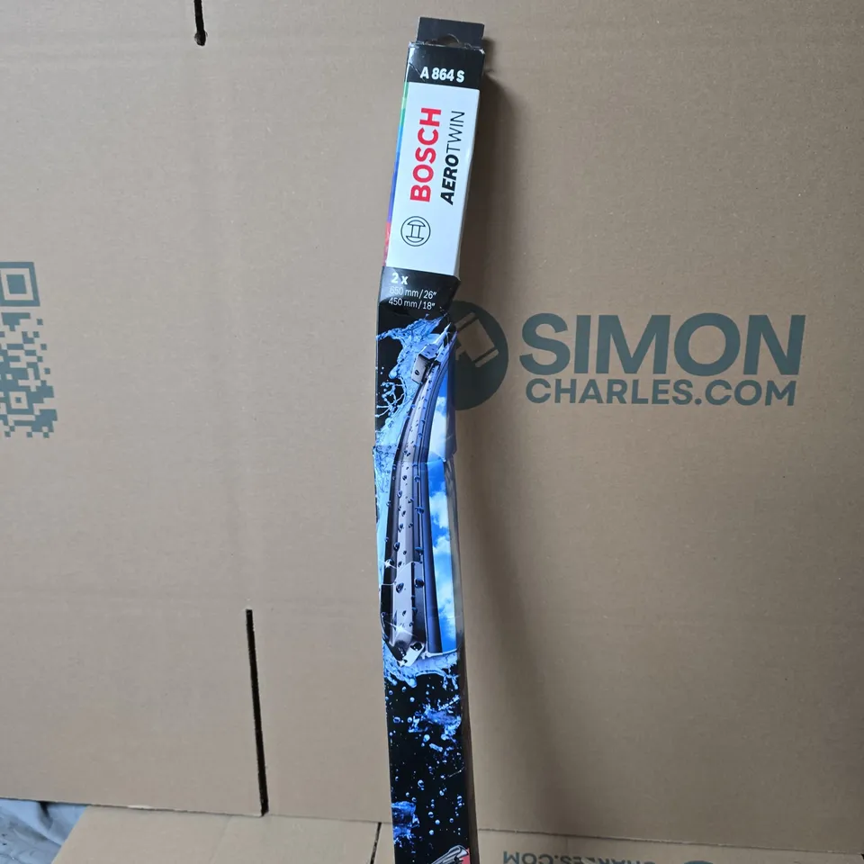 BOX OF APPROXIMATELY 30 ASSORTED BOSCH WINDSCREEN WIPERS INCLUDING A 350S AND A 864S 