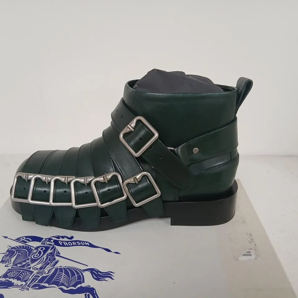 BURBERRY PRORSUM GREEN LEATHER BOOTS WITH BUCKLES,(EU 41)